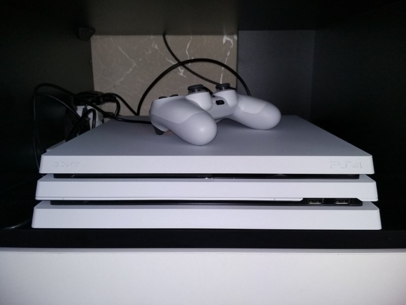 ps4-pro.thumb.jpg.6fd4793da065c93a31f4917afd357775.jpg