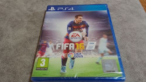 Подробнее о "PS4 FIFA 16 (SPAIN)  запечатан"